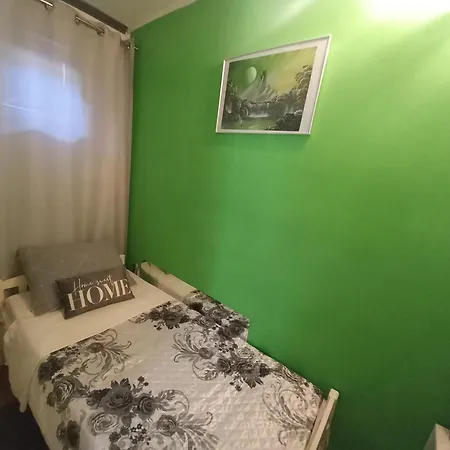 S-Type Apartment In The Center Split