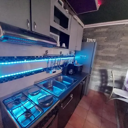 S-type In The Center شقة