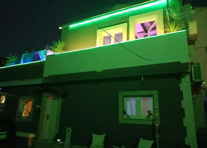 S-type In The Center 아파트 스플리트